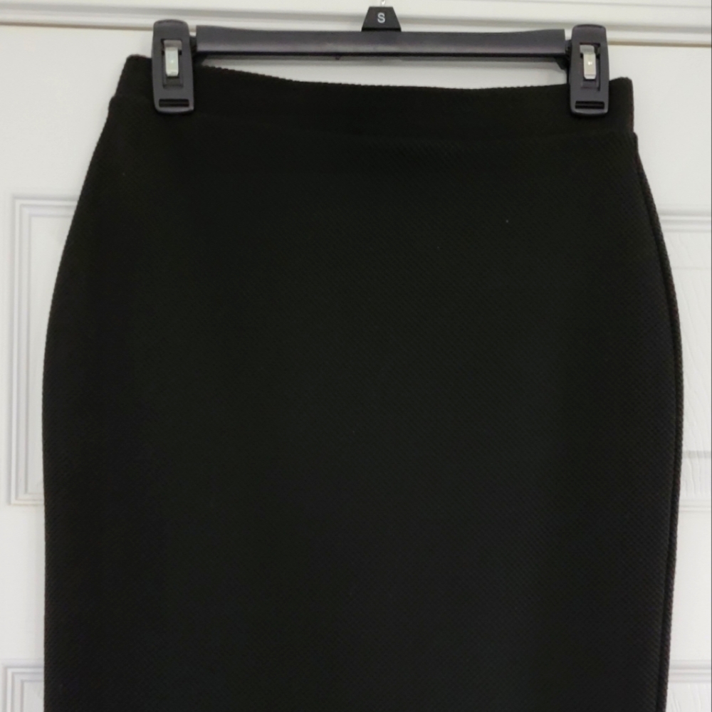 Covington pencil skirt- NWOT.